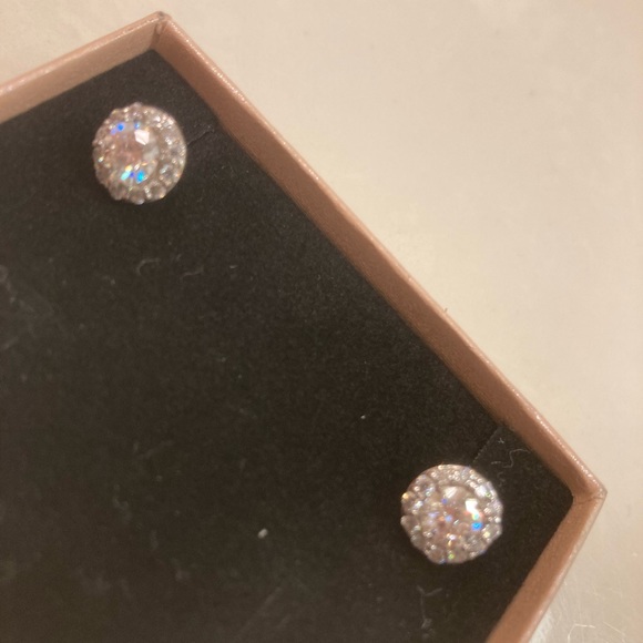 SPECTACULAR Moissanite Stud Earrings - Picture 3 of 5